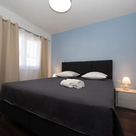 View Jasna Rogoznica (Sibenik-Knin)